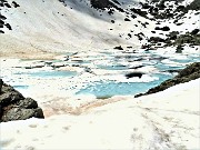 39 Lago del Vallone (2226 m) in disgelo